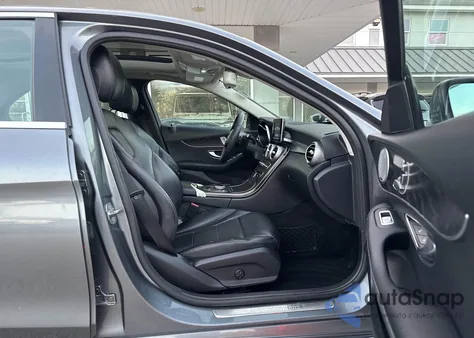 2017 Mercedes-Benz C 300 4Matic из США, поврежденный, VIN 55SWF4KB5HU197550